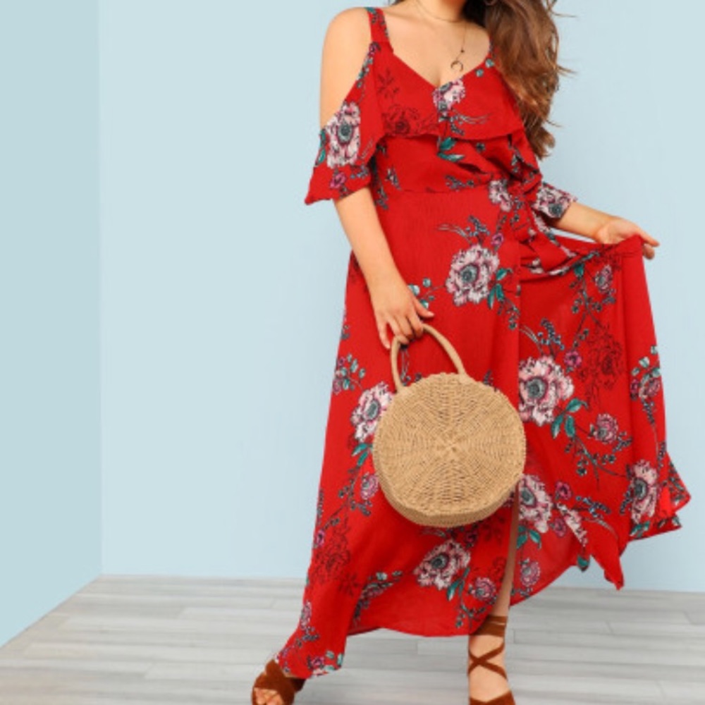 Cold shoulder floral maxi-dress